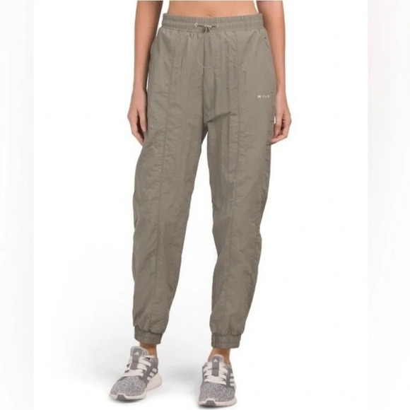 WILO Pants - NWT WILO Parachute Pants